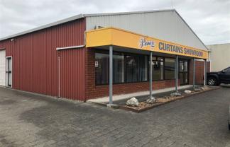 Versatile Onekawa  Showroom, Warehouse & Office