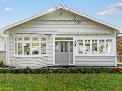 4 Collier Avenue, Karori
