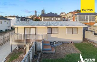 30 Rogan Street, Hillsborough