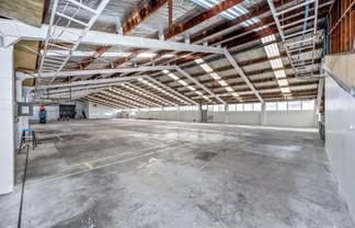 Large West Auckland Warehouse | Well Priced