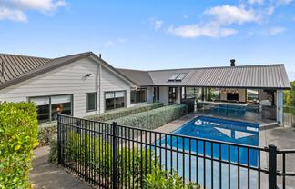 86 Whites Road, Whitford