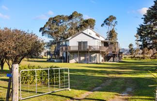 209 Browns Beach Road, Manutuke
