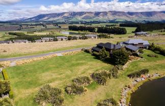 6 Fable Terrace Downs Golf Resort, Windwhistle