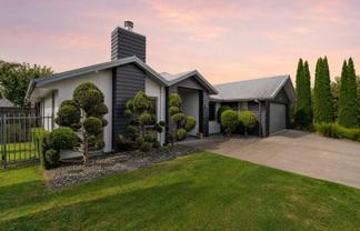 27 Norfolk Drive, Cambridge