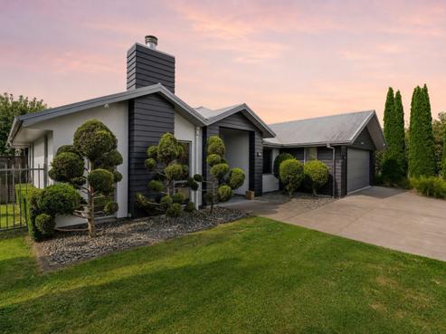 27 Norfolk Drive, Cambridge