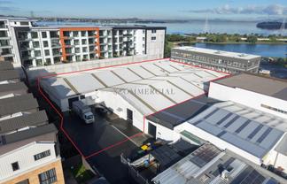 300 AMP Supply next to SH20