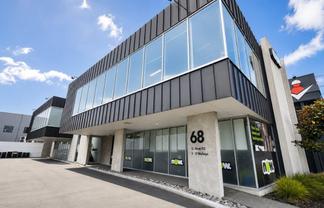 High Spec Office with Parking 