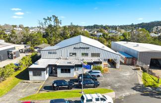 Standout industrial with versatile features