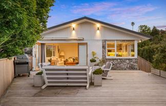 5 Chevron Place, Castor Bay