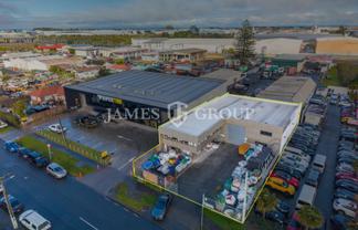 Visible from Cavendish Drive | Container Friendly