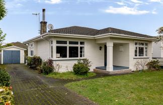 27 Havill Street, TAKARO