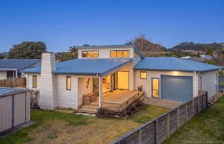 21 Charles Green Drive, Cooks Beach