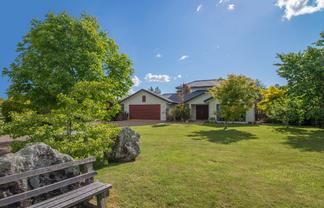 28 Holden Avenue, Holdens Bay