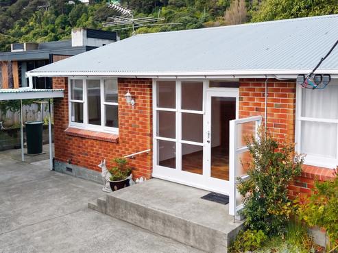 6/415 Muritai Road, Eastbourne