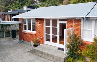 6/415 Muritai Road, Eastbourne