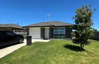 34 Regis Park Dr, Pukekohe
