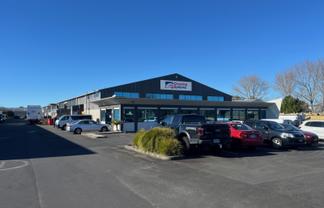 High-profile warehouse and office combo