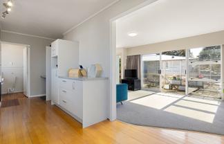 9 Deanwell Avenue, Deanwell