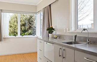 9 Deanwell Avenue, Deanwell
