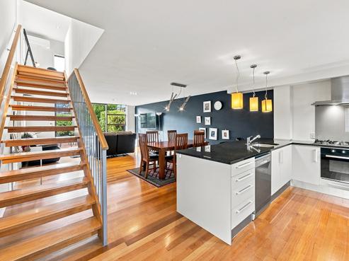 9C Champion Street, Edgeware