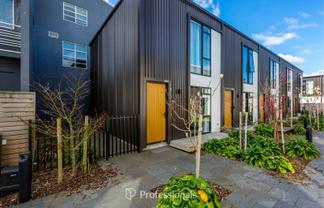8/185 High Street, Hutt Central