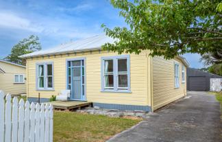 17 Waite Street, Featherston