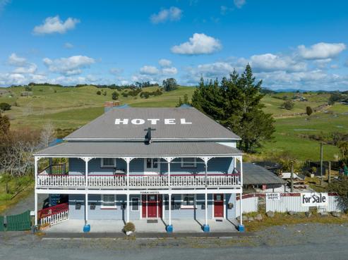 3827 State Highway 1, Towai