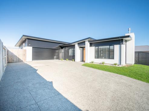3 Stratford Court, Fitzherbert