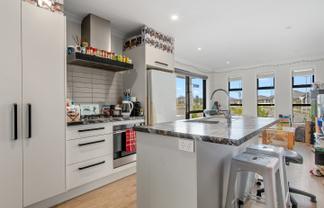 Flat / 92 Te Ranga Memorial Drive, Pyes Pa