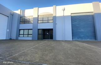 Tidy Office/Warehouse in Hillsborough