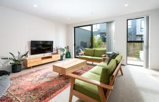 2/210 Karori Road, Karori