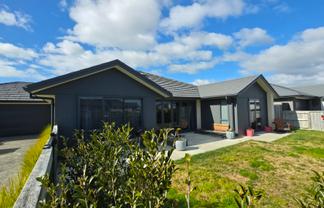 Tipa Lane, Papamoa
