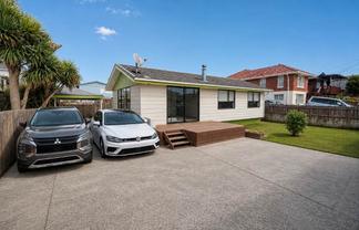 2 Harrington Road, Henderson