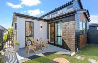 8 Honowai  Street, Kumeu
