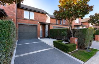 7 Henley Green, Northwood