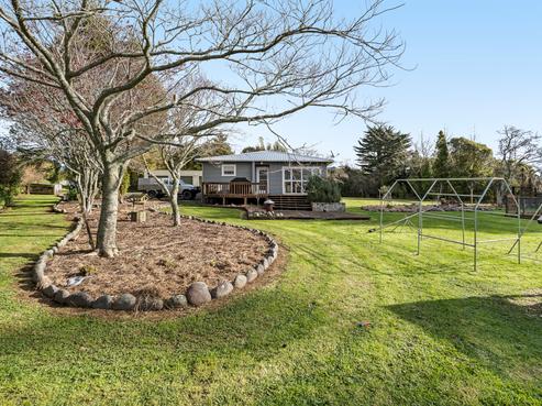 1870 Egmont Road, Inglewood