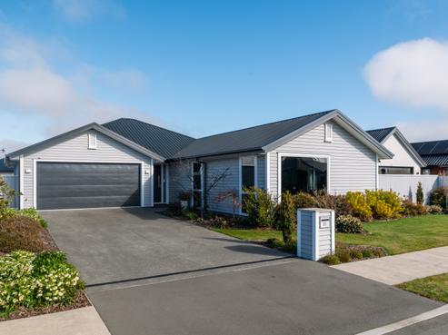 120 Southfield Drive, Lincoln