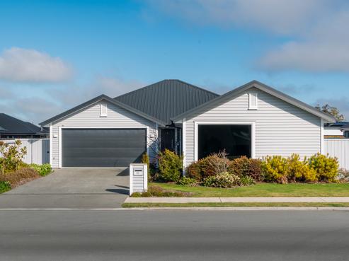 120 Southfield Drive, Lincoln