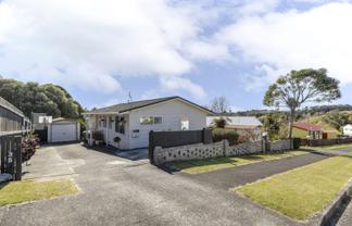 35 Riversdale Drive, Merrilands