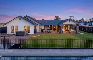 8 Southdown Place, KIRWEE