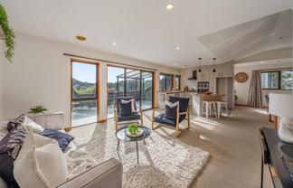 16A Parklands Drive, Karori