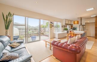 80 Saddleback Grove, Karori