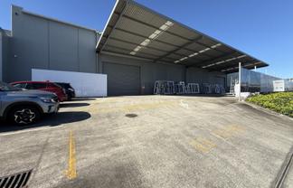 High Stud Warehouse with Canopy | 2,200 m2