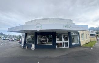 Boutique Retail in Profile Position