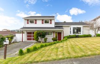 9 Caesars Place, Churton Park
