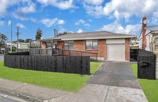 2/60 Flanshaw Road, Te Atatu South