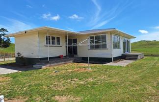 702 East Road, Stratford