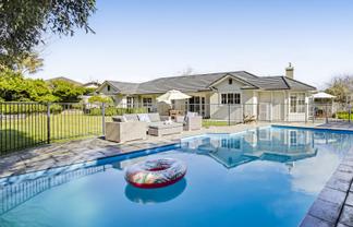51 Shelter Grove, Frankleigh Park