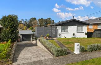 24 Garden Heights Avenue, Glenview