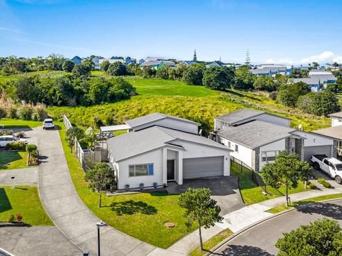 33 Kaipuke Crescent, Gulf Harbour